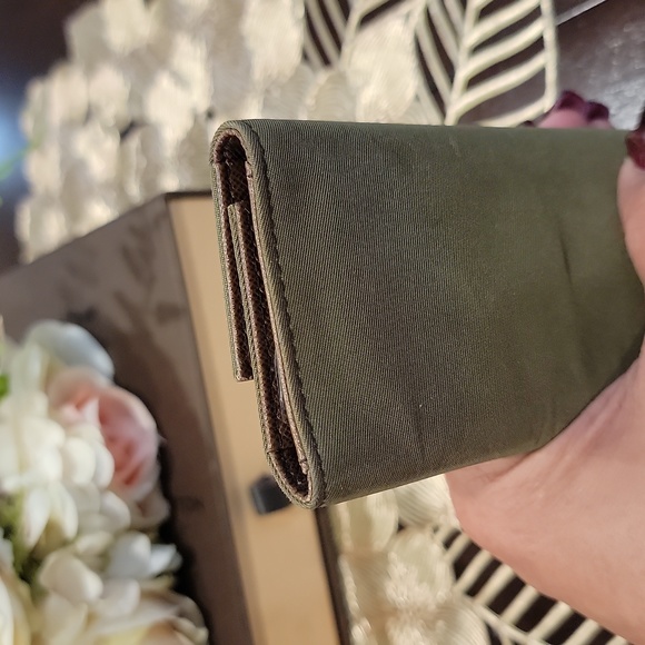 Authentic Prada key case - Picture 5 of 9